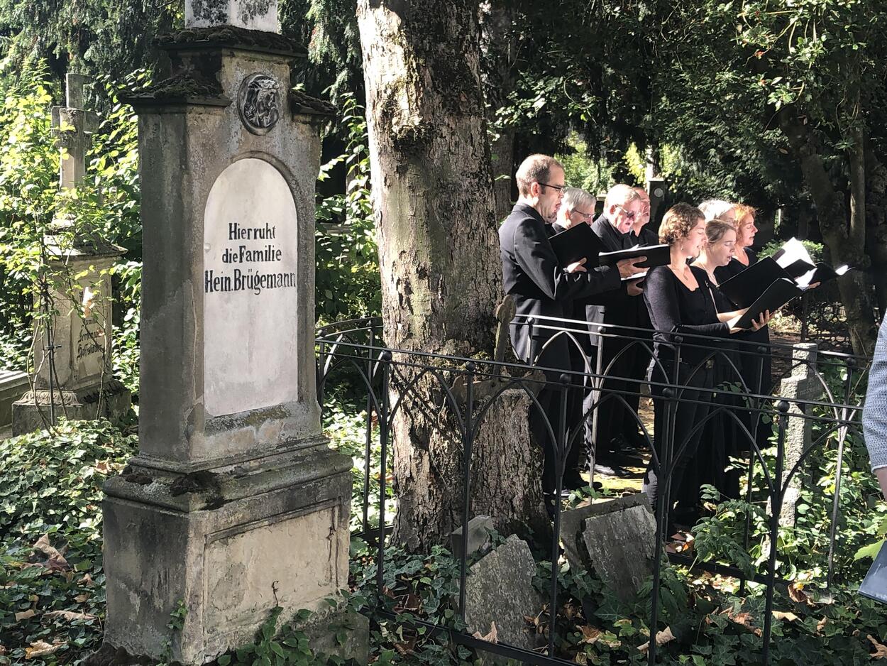Musikalische Friedhofsführung IV